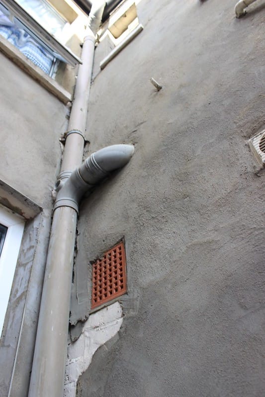 A building in disrepair